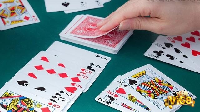 Nguồn gốc và độ phổ biến của bài phỏm 8 lá tại Việt Nam
