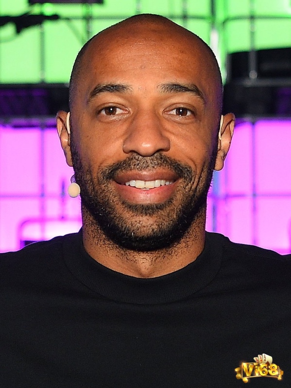 Thierry Henry là một trong những top tiền đạo hay nhất c1 cơn lốc đến từ nước Pháp