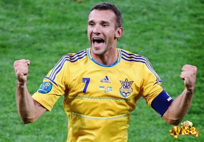 Andriy Shevchenko sát thủ Đông Âu mang phong thái quý tộc cũng nằm trong top tiền đạo hay nhất c1