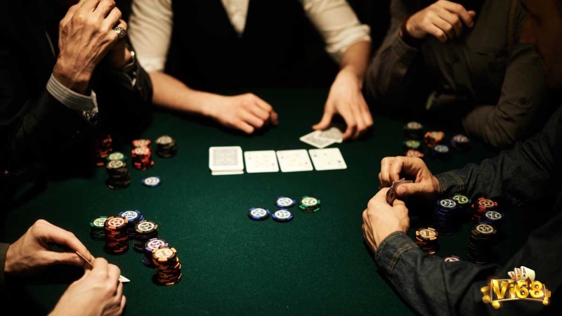 Người chơi poker phải đọc Turn và River để đánh giá sức mạnh cuối cùng của bài và dự đoán hành động đối thủ