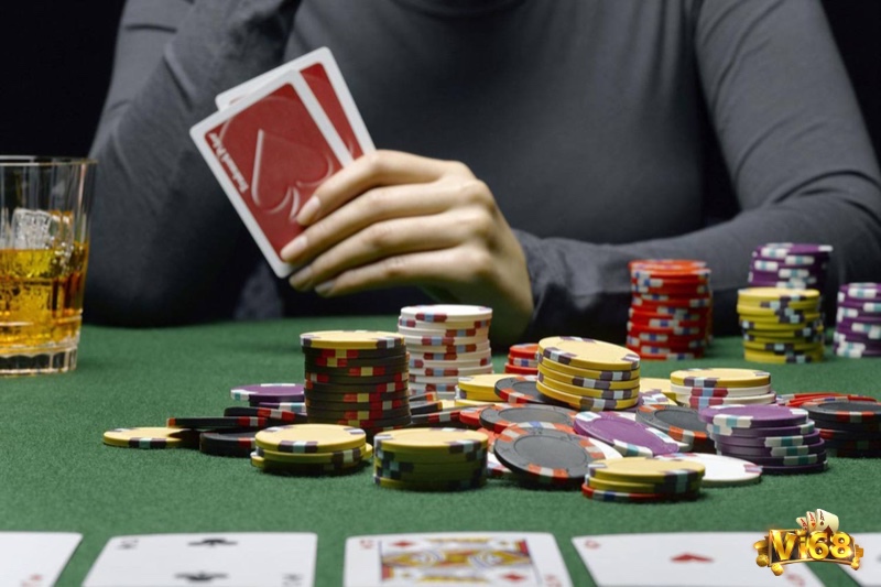 Người chơi poker cần phân loại bài tẩy thành mạnh, trung bình hoặc yếu để chọn chiến lược phù hợp ngay từ Pre-Flop