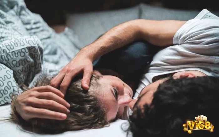 Giải mã giấc mơ thấy vợ chồng ân ái thể hiện sự hòa hợp, tin tưởng và gắn bó sâu sắc giữa hai người trong đời sống hiện tại.