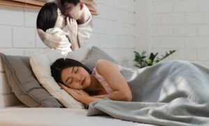 Giải mã giấc mơ thấy vợ chồng ân ái: Từ tâm linh đến tâm lý học